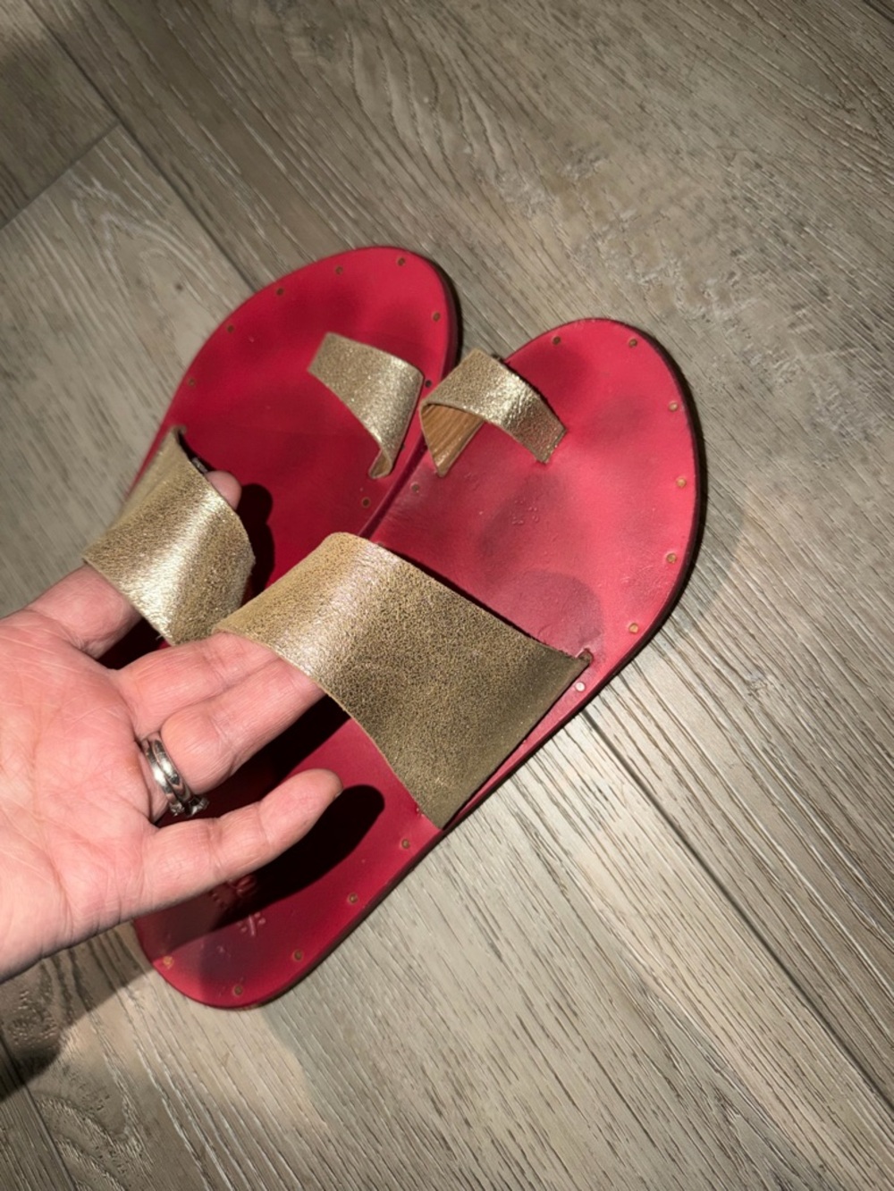 RARE Beek Finch Leather Toe Ring Sandals Gold & Red Size 8